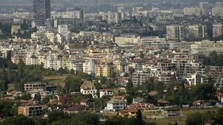 Цените на жилищата поемат надолу