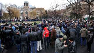 Полицаите се стягат за трети протест