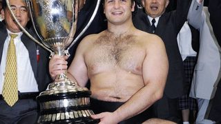 Котоошу с втора победа в Токио