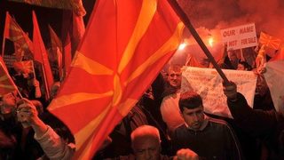 Албанците в Македония негодуват срещу първата енциклопедия в страната