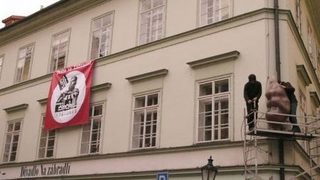 Пражки театър се възползва от скандала Давид Черни - България