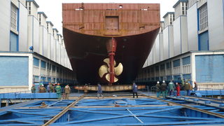 Работници в "<span class="highlight">Русенска</span> <span class="highlight">корабостроителница</span>" излязоха на протест