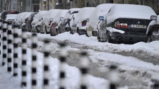Над 50 селища останаха без ток заради снега