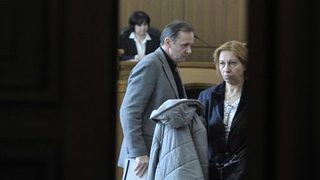 Бисквити, солети и синьо сирене изскочиха в делото за "Топлофикация"