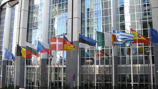 Европарламент тук, европарламент там