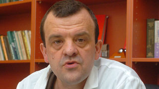 Николай Костов: През последните две години умишлено се пречи <span class="highlight">на</span> бизнеса с <span class="highlight">аптеки</span>