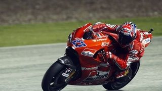 Стоунър откри сезона в MotoGP с победа в Катар