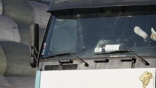 "Сега": Фирма, свързана с бивш съветник от ГЕРБ, вози боклука до Силистра