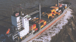 Берлин спря десант <span class="highlight">на</span> командоси <span class="highlight">на</span> пленен кораб в Сомалия
