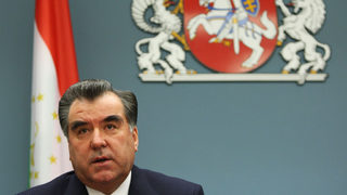 Таджикският президент забрани изполването на образа си