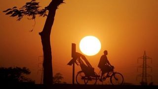 Шофьорите на такси и рикши в Делхи ще взимат уроци по добри обноски