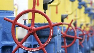Енергийният холдинг предизборно заобиколи обществените поръчки