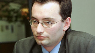 Николай Младенов спира покупките на апартаменти за армията