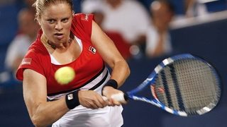 Ким Клайстерс се завърна на корта с победа