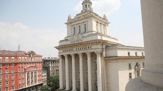 Около 38 хил. дни неизползван отпуск натрупали служителите на парламента
