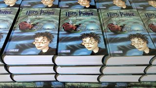 "Хари Потър и философският камък" бе обявена за любимата детска книга на Великобритания