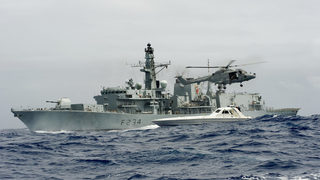 Британската <span class="highlight">флота</span> залови кокаин за 240 млн. паунда