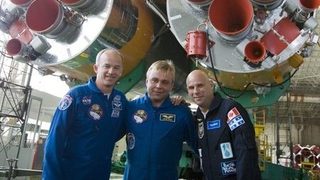 Основателят на "<span class="highlight">Цирк</span> <span class="highlight">дьо</span> <span class="highlight">Солей</span>" стана седмият космически турист