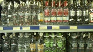 Дянков предлага по-висок акциз и за алкохола