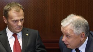 Полският премиер уволнява министри заради лобистки скандал