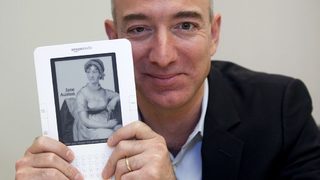"Амазон" пуска четеца си Kindle в България