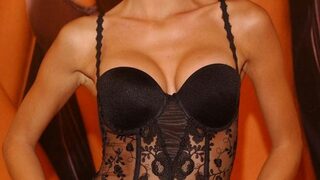 В Унгария се провежда конкурс "Мис Пластична операция"