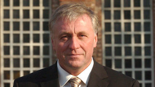 <span class="highlight">Тополанек</span> призова президента Клаус към оставка, ако не подпише Лисабонския договор