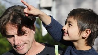 Смятано за изчезнало момче бе открито да се крие на тавана вкъщи