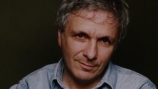 Авторът на струнната теория наследява Стивън Хокинг в "Кембридж"