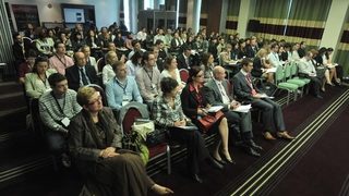 HR специалисти обсъждат управлението на промяната
