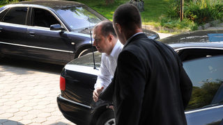 Герой от доклада на ДАНС атакува ДАНС