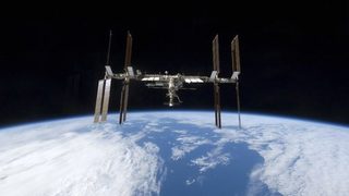 Русия подновява разширяването на Международната космическа станция