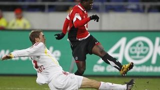 "Байер" (Леверкузен) изпусна точки в спора за върха в Бунеслигата