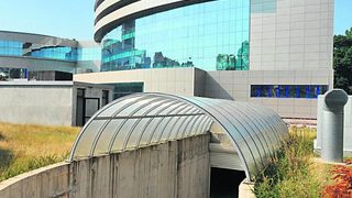 Министерството на отбраната покани пет фирми за охрана на военното НДК