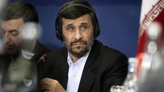 Ахмадинеджад отрече страната му да разработва неутронен детонатор