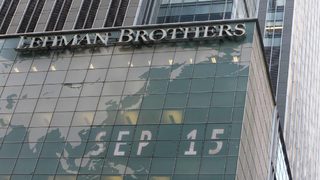 Фалитът, който размести пластовете в глобалната икономика