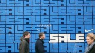 Празничните продажби се представят по-добре от очакваното