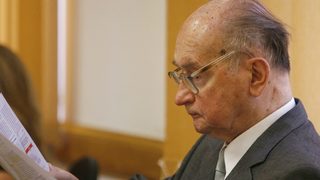 Полша намали пенсиите на бивши комунистически лидери и агенти
