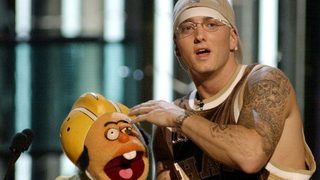 "Бийтълс" и Еминем са най-продаваните музиканти в САЩ за десетилетието
