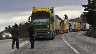 Нова опашка от 200 тира има на Кулата