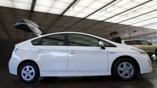 В САЩ започна разследване на проблема със спирачките на хибрида на Тойота
