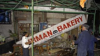 Девет жертви при <span class="highlight">атентат</span> срещу туристически обект <span class="highlight">в</span> Западна Индия
