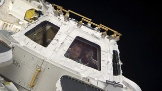 Фотогалерия: "<span class="highlight">Остъклен</span> <span class="highlight">балкон</span>" за 27 млн. долара