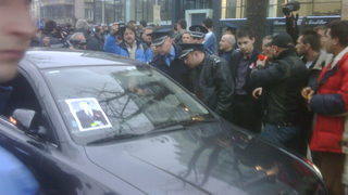 Най-малко 200 коли на протест срещу дупките във Варна