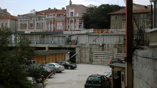 Пак ще махат бараките край <span class="highlight">варненската</span> <span class="highlight">Дупка</span>