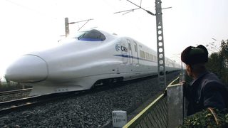 Китай обмисля <span class="highlight">скоростен</span> <span class="highlight">влак</span> от Пекин до Лондон