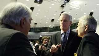 Европейската помощ за Гърция е ясна като... кал