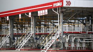 "Лукоойл" ще изкупи дела си в американската <span class="highlight">ConocoPhillips</span>