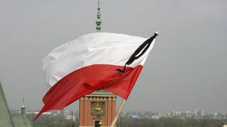 Полша очаква телата на още 30 от загиналите при самолетната катастрофа
