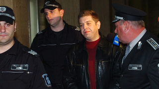 Съдията Петър В. Сантиров остава в ареста